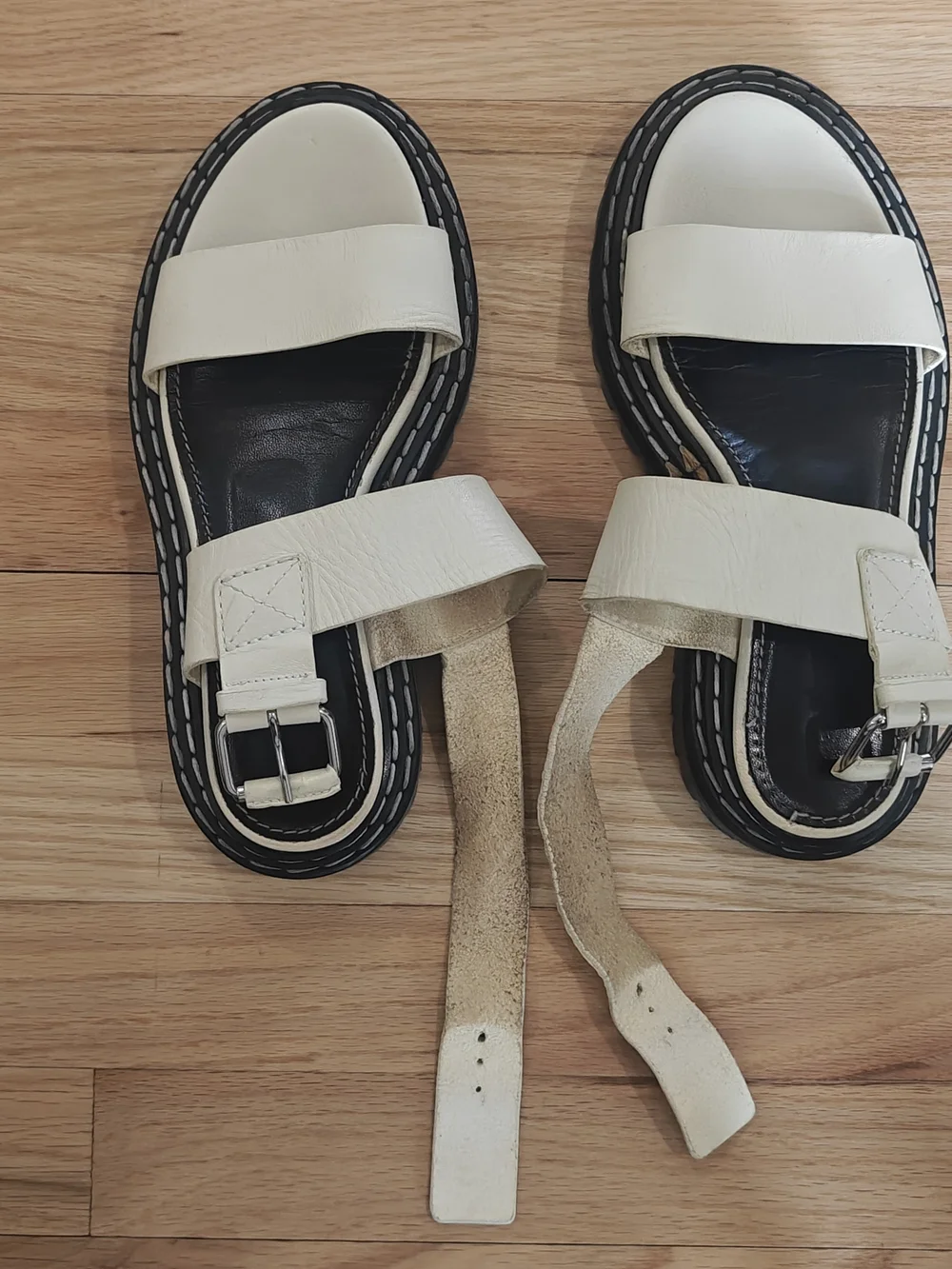 Proenza Schouler Lug-Sole Leather Sandals - Cream Color
